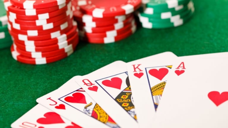 Poker Online Players can Win Bonuses