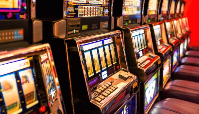 How Do Slot games work and What Determines the final results?